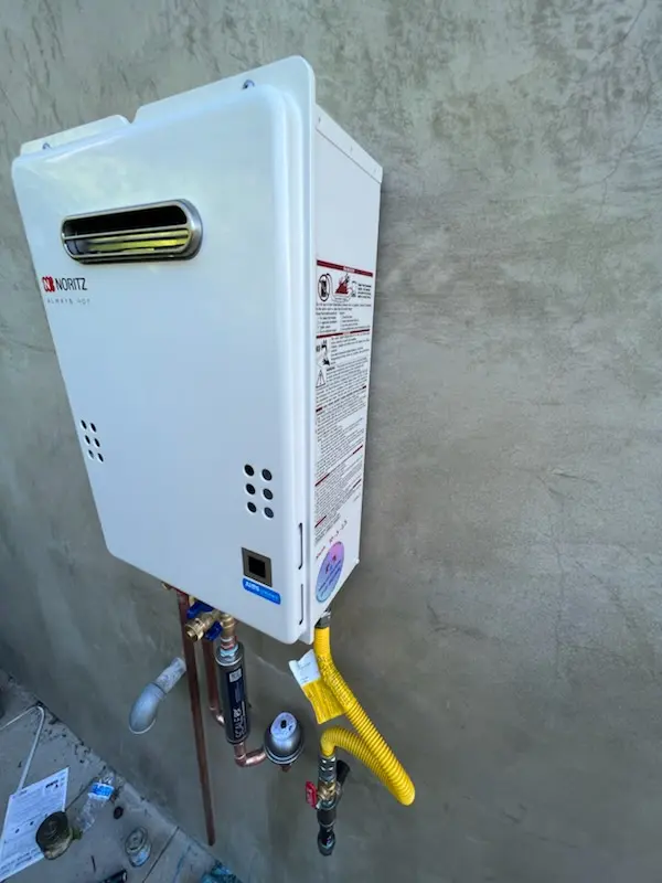 Tankless water heater installation for Pembroke Lakes homes